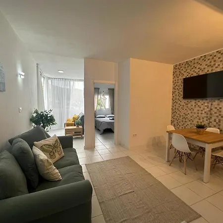 Liwia Beautiful In The First Oceanline In Cristianos. Apartment